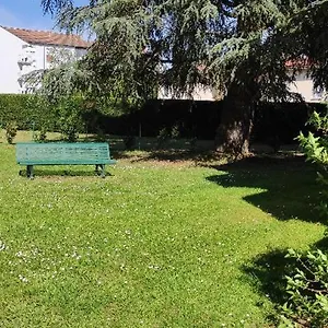 https://studio-au-calme.hotels-rhonealpes.com