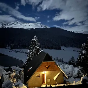 https://adorable-chalet-sur-le-lac-de-payolle.midi-pyreneeshotels.com