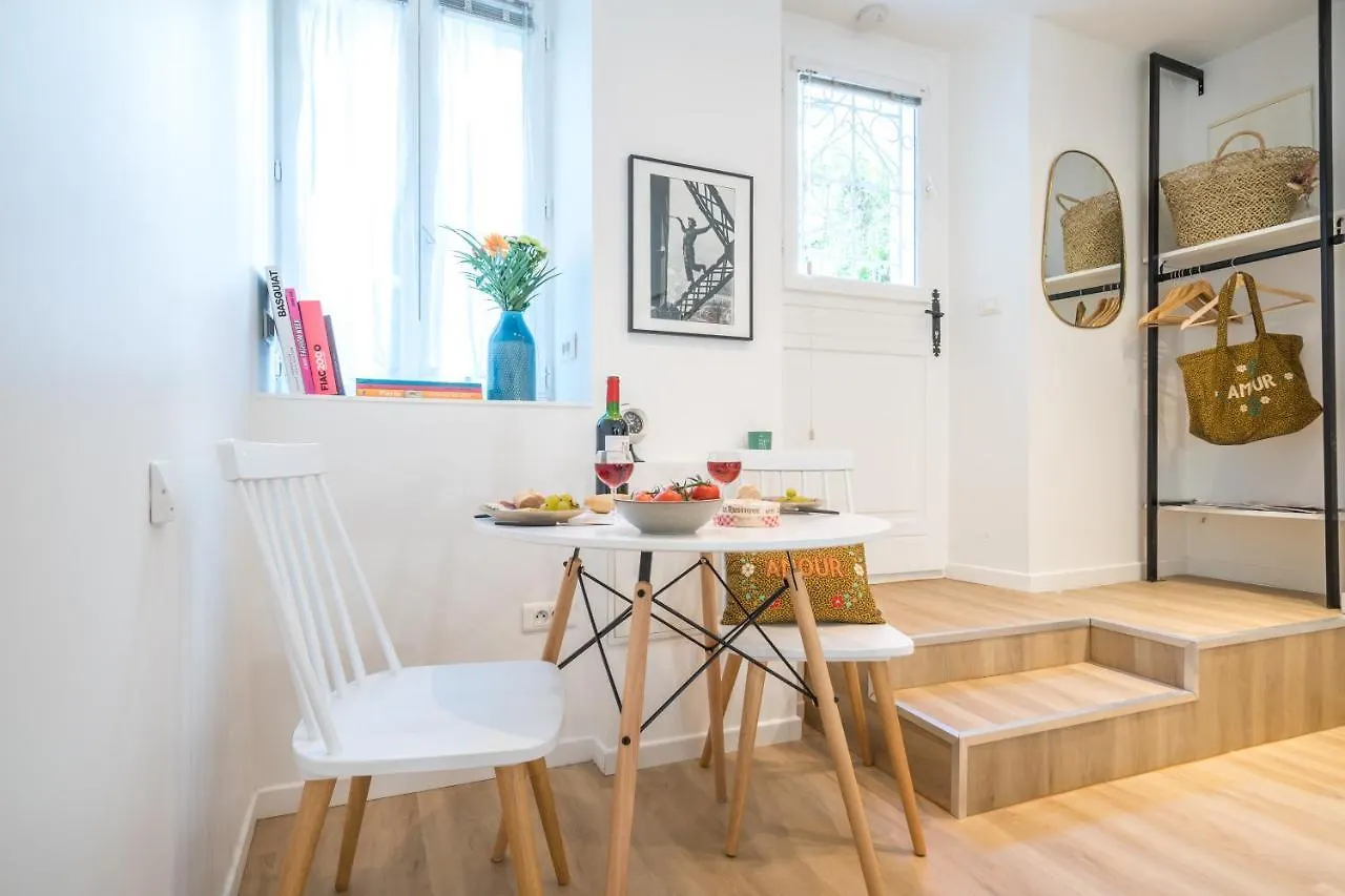 Studio Terrasse Privee 5 Min To Eiffel Tower Paris France